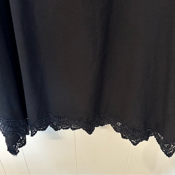 Orange Creek Women’s 3/4 Buttoned Sleeve V-Neck Lace Trim Tunic Top Size 1X GUC - Picture 3 of 9